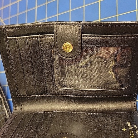 Kate Spade Patent Black Card Holder Wallet 5.5" x 4" x 0.5" Preowned - Picture 5 of 13